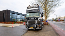 20260201-Tom-Holding-00032